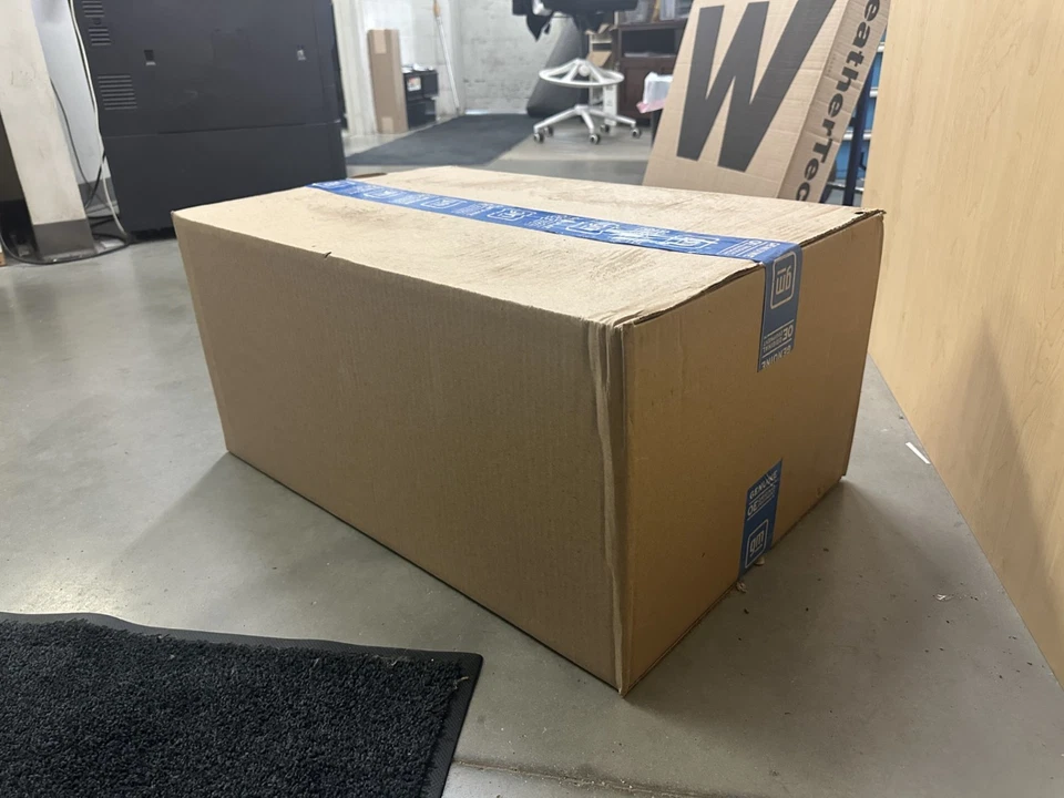 Genuine GM Passenger Side Headlight 84630991 - Image 2 of 3