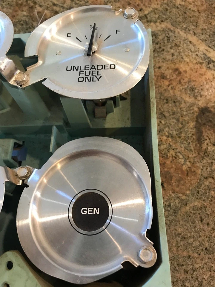 Pontiac LeMans 1978 cuadro de instrumentos calibre bisel 4,9 L velocímetro temperatura Foto 3 de 4