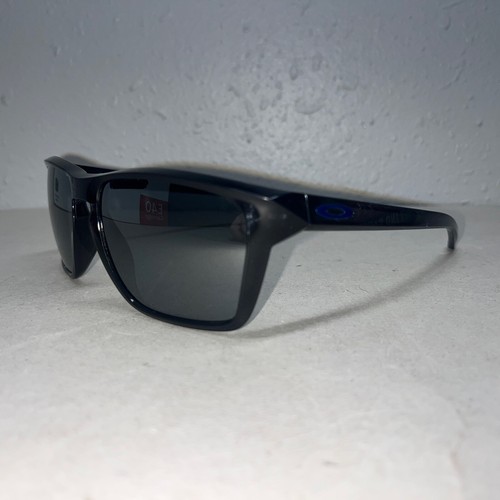 OAKLEY SYLAS OO9448-2357 BLACK WITH BLUE O / Prizm Black Polarized