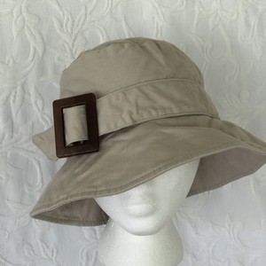 tan cloche hat