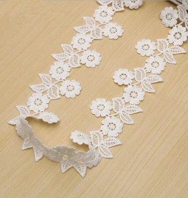 DIY 4Yards Milch Seide Stickerei Spitze Vintage Blume Spitze Trim Dekoration - Bild 1 von 4