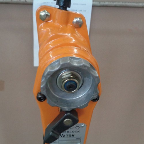 APOLLOLIFT 0.5 Ton Lever Chain Hoist with T80 Alloy Steel Forging Hook 1.5M Lift - Picture 2 of 4