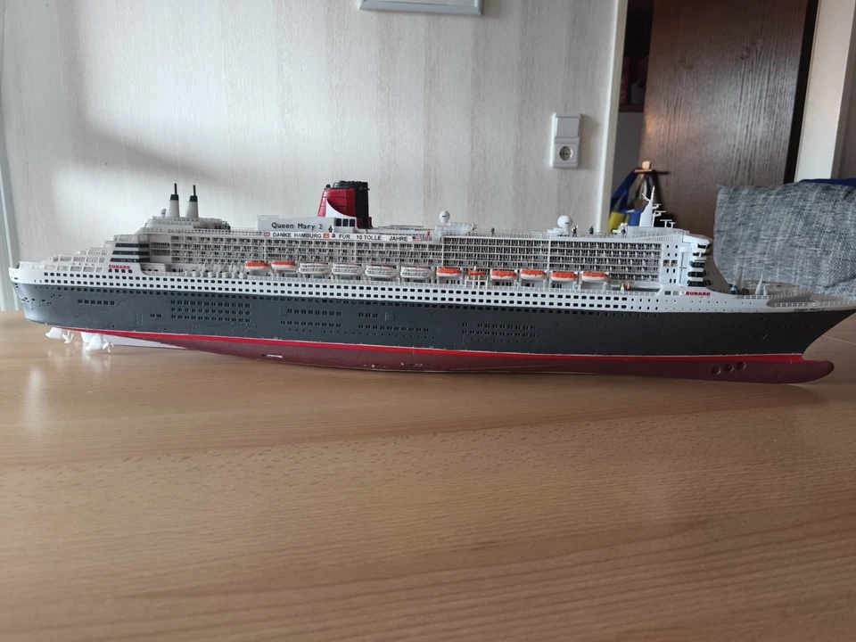 Modellschiff Queen Mary 2 – Maßstab 1:400 - Bild 2 von 4