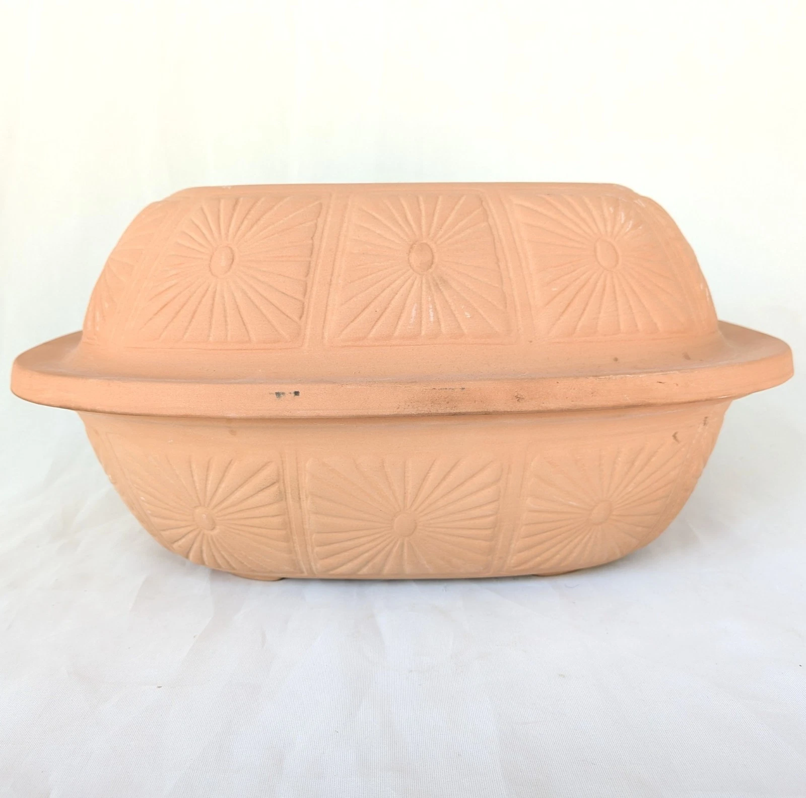 ROSHCO TAIWAN Clay Pot Terra Cotta Roaster Dutch Oven 11.5” wide