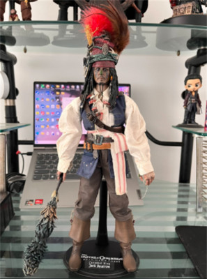 Hot Toys Cannibal King Jack Sparrow 1/6 scale Collectible Figure New In Stock