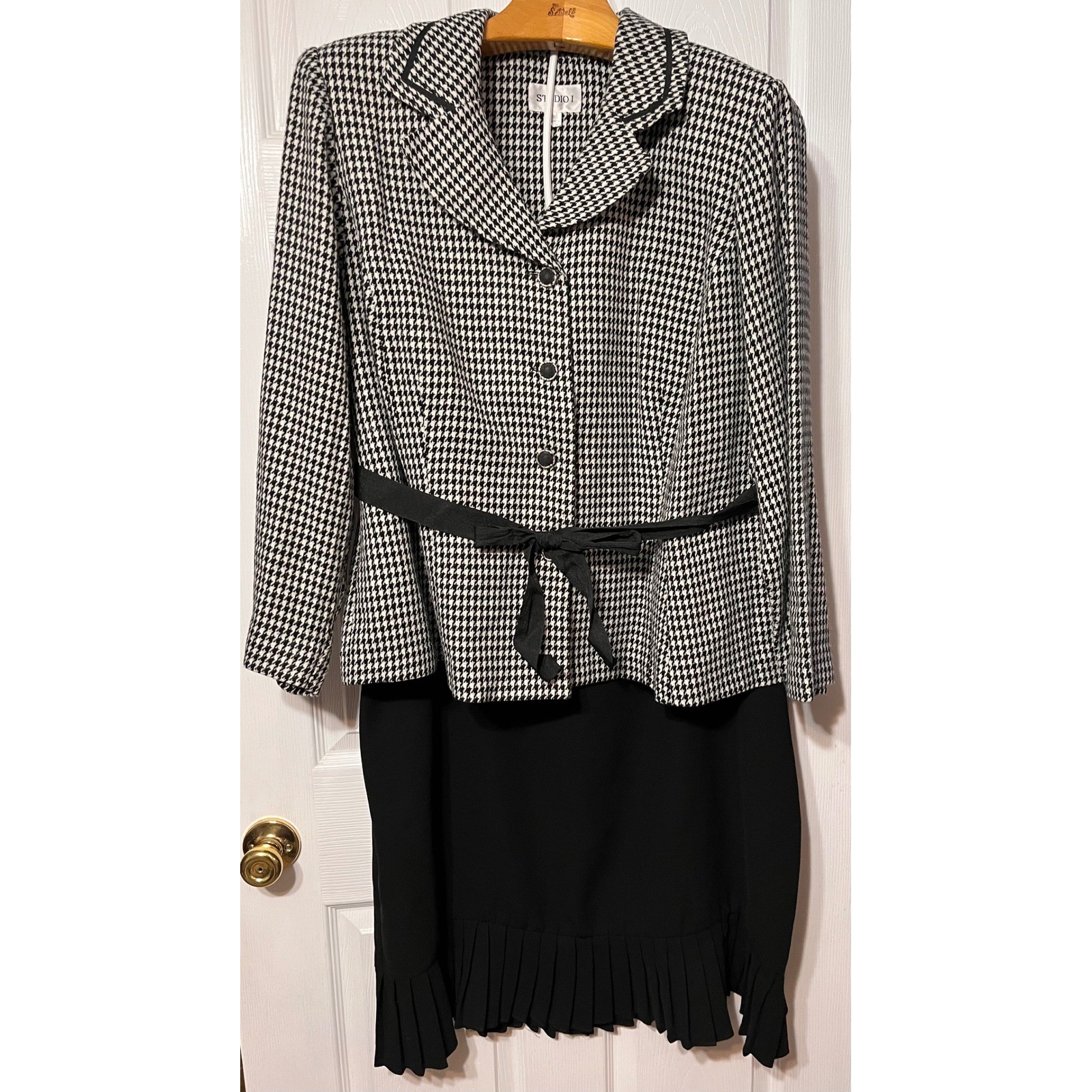 STUDIO I Houndstooth Button Front Blazer & Flounc… - image 1