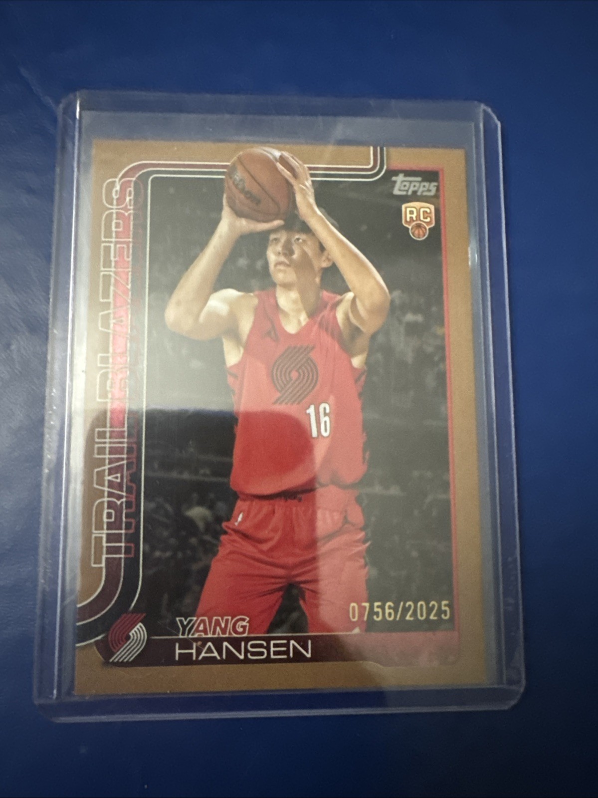 2025-26 Topps Yang Hansen Rookie Gold 756 /2025 Trail Blazers RC #216 Flagship