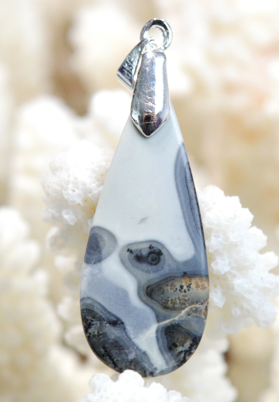 Jaspe maligano 20 carats et pendentif cabochon en pierre naturelle d'Indonésie pour création joaillerie
