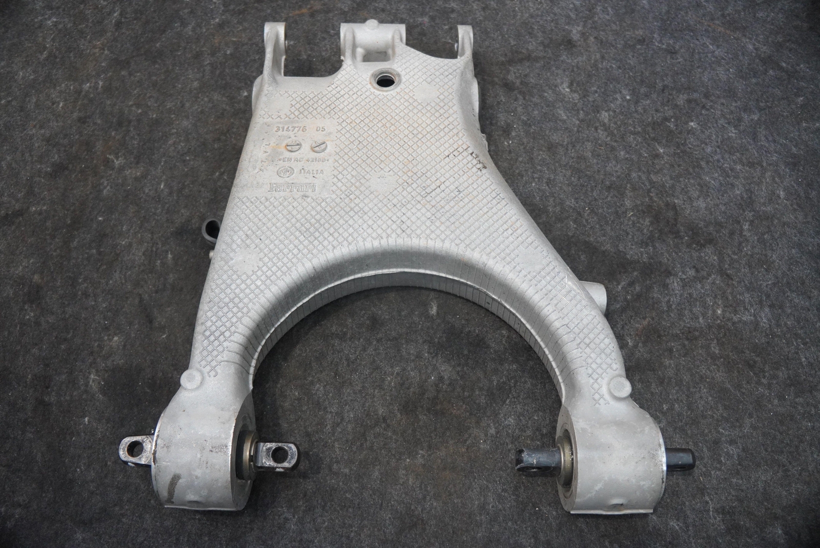 Rear Suspension Left Lower Control Arm 343096 OEM Ferrari 488 Challenge 2018