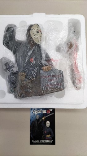 Gentle Giant Friday The 13th 6 Jason Voorhees Mini Bust-SDCC Exclusive - Picture 5 of 7