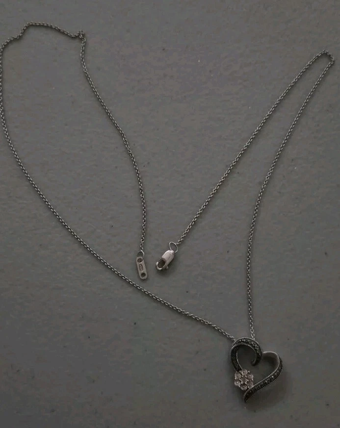 Delicados diamantes 925 KOHLS de 1/10 quilate T.W. Collar Corazón Abierto Diamante 18" Foto 3 de 4