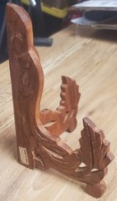 Chevalet photo en bois sculpté motif floral palissandre 6 1/2” de haut 5” de large Inde