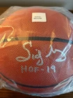 Sidney Moncrief signed Wilson Basketball - Schwartz Sports authentication