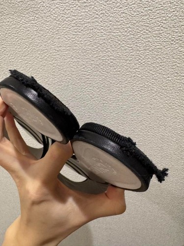 Sandalias planas a rayas con logotipo CC de Chanel talla 38 EU Slide negras blancas usadas - Imagen 11 de 12