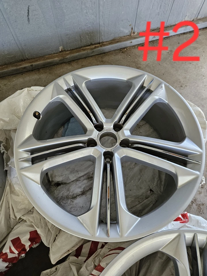 Llanta Audi 21x9 S8 OEM stock de fábrica 2013-2018 Foto 4 de 4