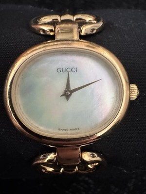 GUCCI 1600 Gold Quartz Watch White Shell Dial 25×20mm 16.5cm 6.5in