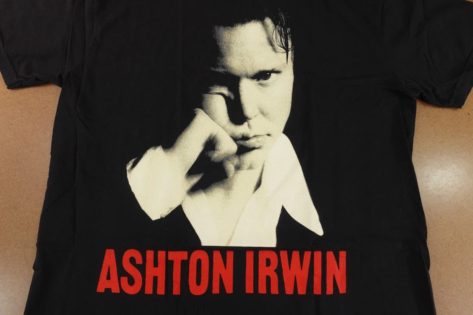 Футболка графическая Ashton Irwin Blood On The Drums размер XL черная хлопковая с коротким рукавом - Изображение 2 из 4