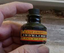SANFORD'S BLACK INDELIBLE INK 1911 DATED LABEL 8 SIDED INK BOTTLE W/RUBBER CORK