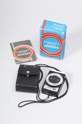 RUSSIAN LENINGRAD 8 LIGHT METER  W BOX, CASE & MANUAL FOR DISPLAY DOESN'T WORK