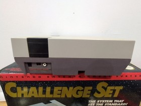 Working NES Nintendo Entertainment System Game Console With Challenge Set Box