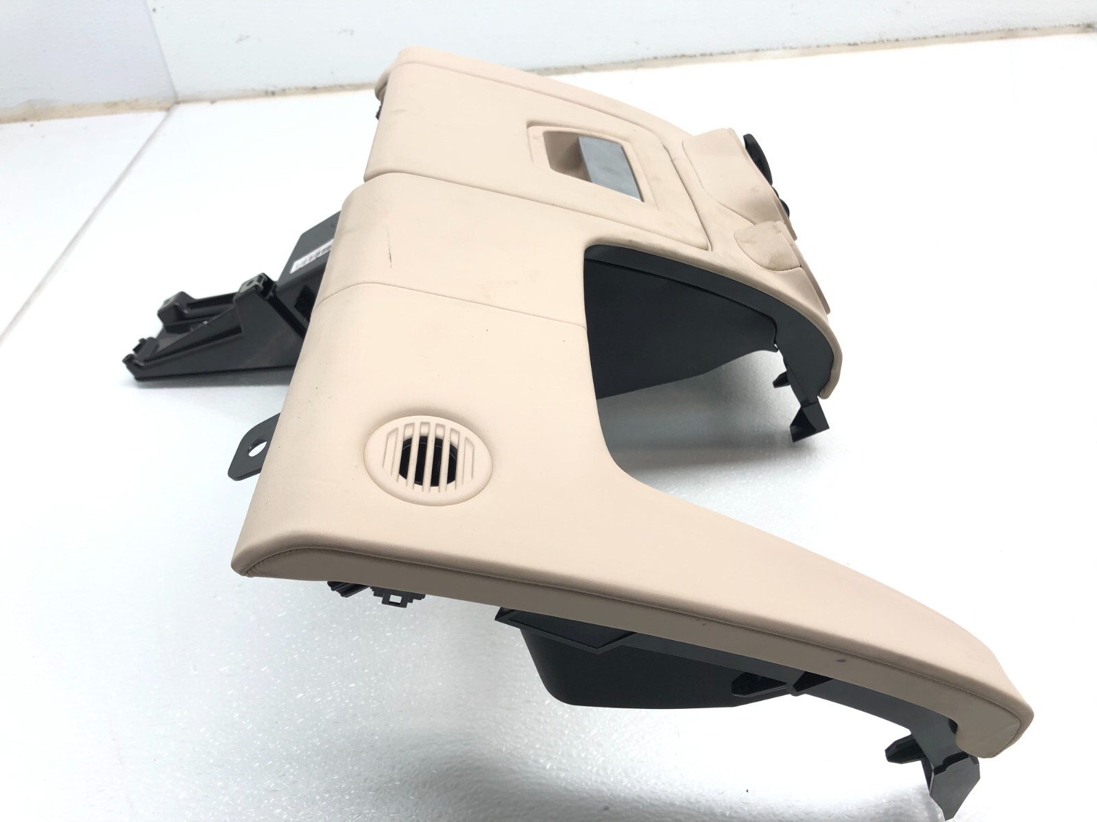 2014-2019 MASERATI GHIBLI LEFT DRIVER FRONT DASH LOWER KNEE PANEL W/ SWITCH OEM.