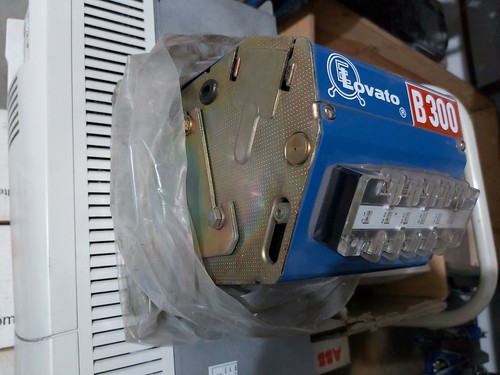 LOVATO N° 1 TYPE B300 UI 500V ITH 300A CONTATTORE TELERUTTORE COIL 110VAC B90 - Picture 3 of 4