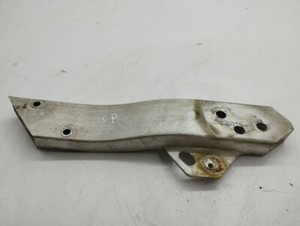 Mercedes-Benz E W213 2017 Vorne links Halterung K�hler A2136206300 AMD167201