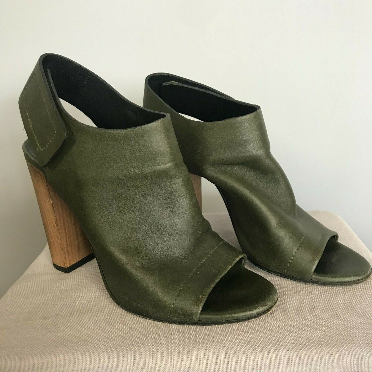 Mules Vince Hartley à Talon Haut Avec Sangle Cheville - Taille 6/36, Cuir Olive, Occasion