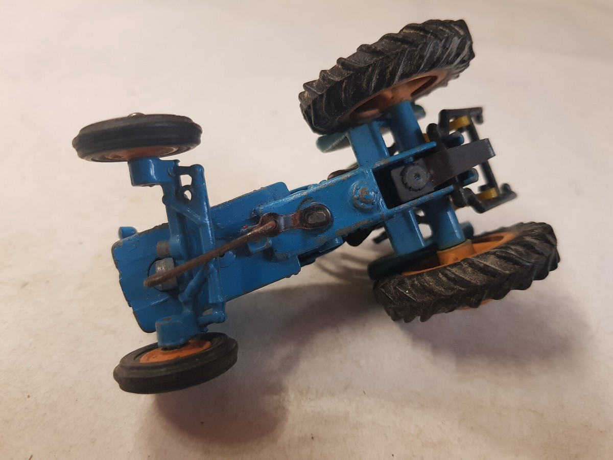 CORGI MAJOR TOYS トレーラー ミニカー コーギー K-44 Corgi Toys Fordson Power Major Traktor blau mit Fahrerfigur