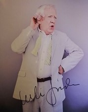 Leslie Jordan signed 8 x 10