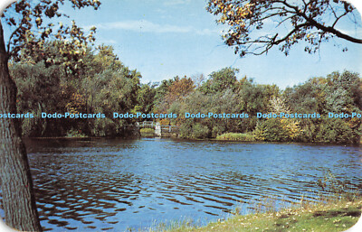 R314732 Eine Herbstszene gerahmt von der mächtigen Eiche Sid Lane Wyman Photo Center Dex