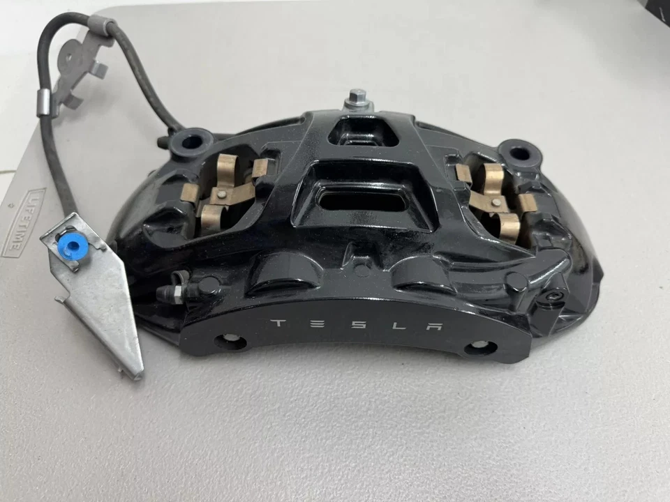 2022/25 OEM Tesla Model S Plaid / Long Range  Full Brake Kit - Black - Image 3 of 4