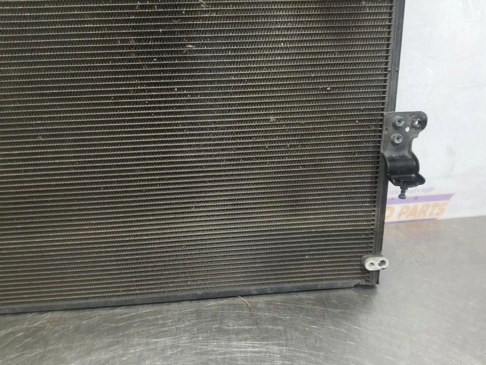 08 2008 Lexus LX570 5,7 L condensador de CA Foto 4 de 4