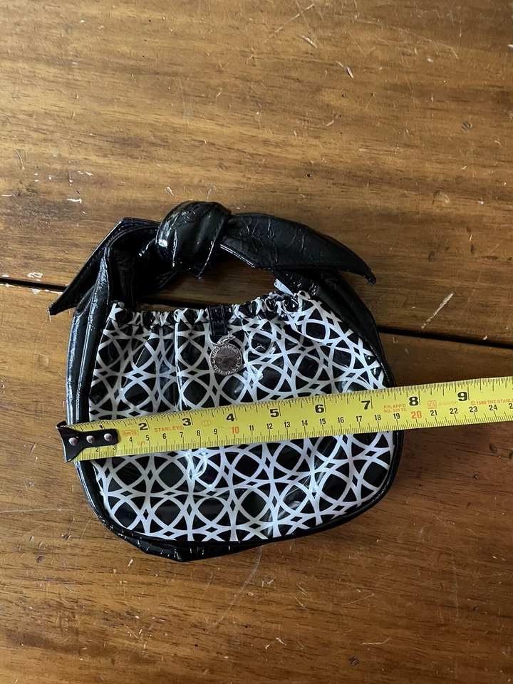 Vera Bradley Volantes Tippy Tie Bolso de Mano Cartera Bolso sin asas Negro Blanco Patente Foto 4 de 4
