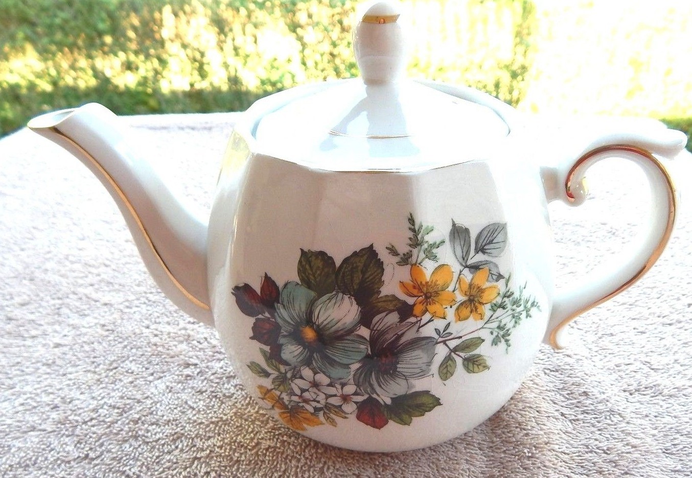 VINTAGE ELLGREAVE ENGLAND PORCELAIN TEAPOT FLORAL WITH GOLD TRIM eBay