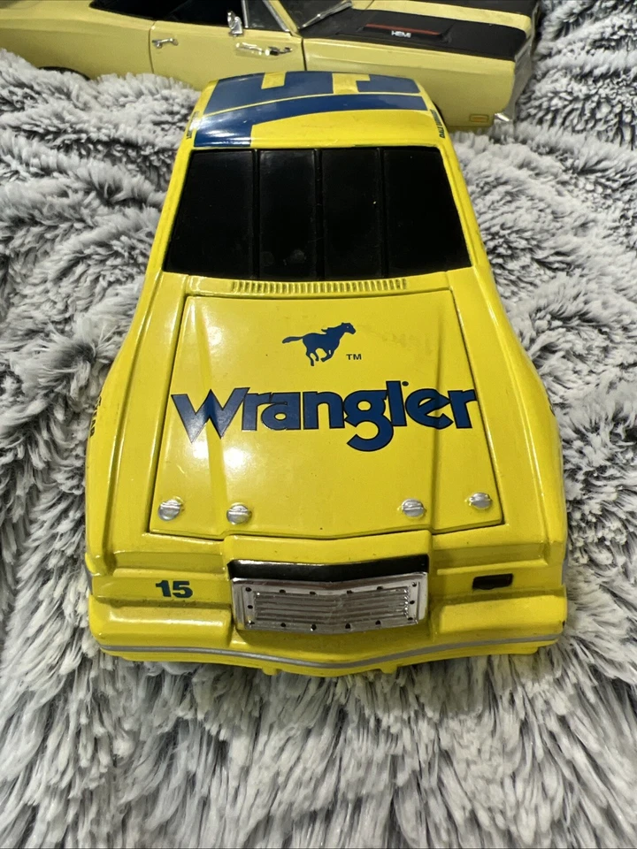 Dale Earnhardt Sr. 1982 #15 Wrangler 1982 T-Bird. ¡¡Muy raro!! 1 de 2508 ACCIÓN  Foto 3 de 4