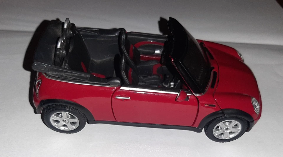 Modellino auto-  Mini Cooper Cabrio  1:18 Maisto - Immagine 2 di 4