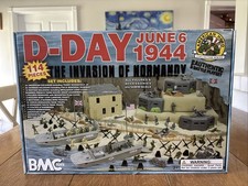 BMC 40009 D-day Plastic Army Men - Invasion of Normandy Playset - 114 Piece