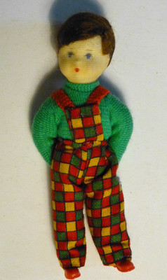 Biegepuppe KLEINER JUNGE MIT LATZHOSE, Fa. Erna Meyer, Handarbeit, 8 cm