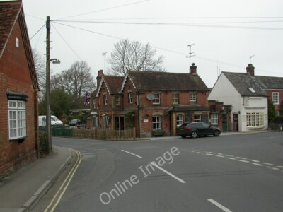Photo 6x4 Brockenhurst, Foresters Arms Balmerlawn Traditional pub on Broo c2011