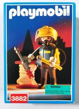 New! Playmobil 3882 Fireman W/Axe Hose Vintage 90s New 1996 Firefighter Rescue