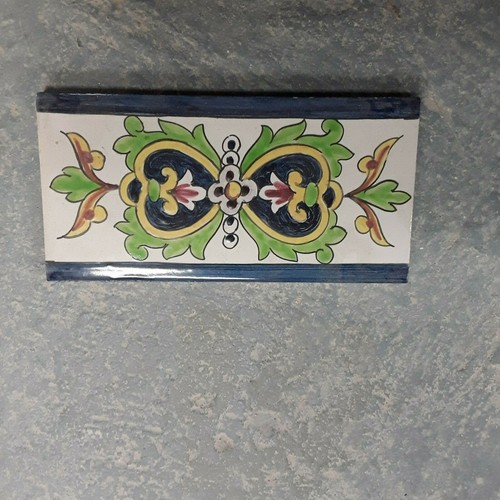 1Carreau Frise Faience de