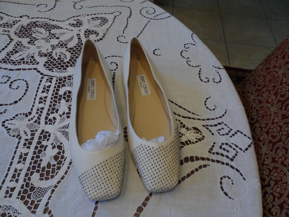Jimmy Choo White Leather "Davia" Ballet Flats w/Metal Silver Beading Size 9.5M - Image 4 of 4