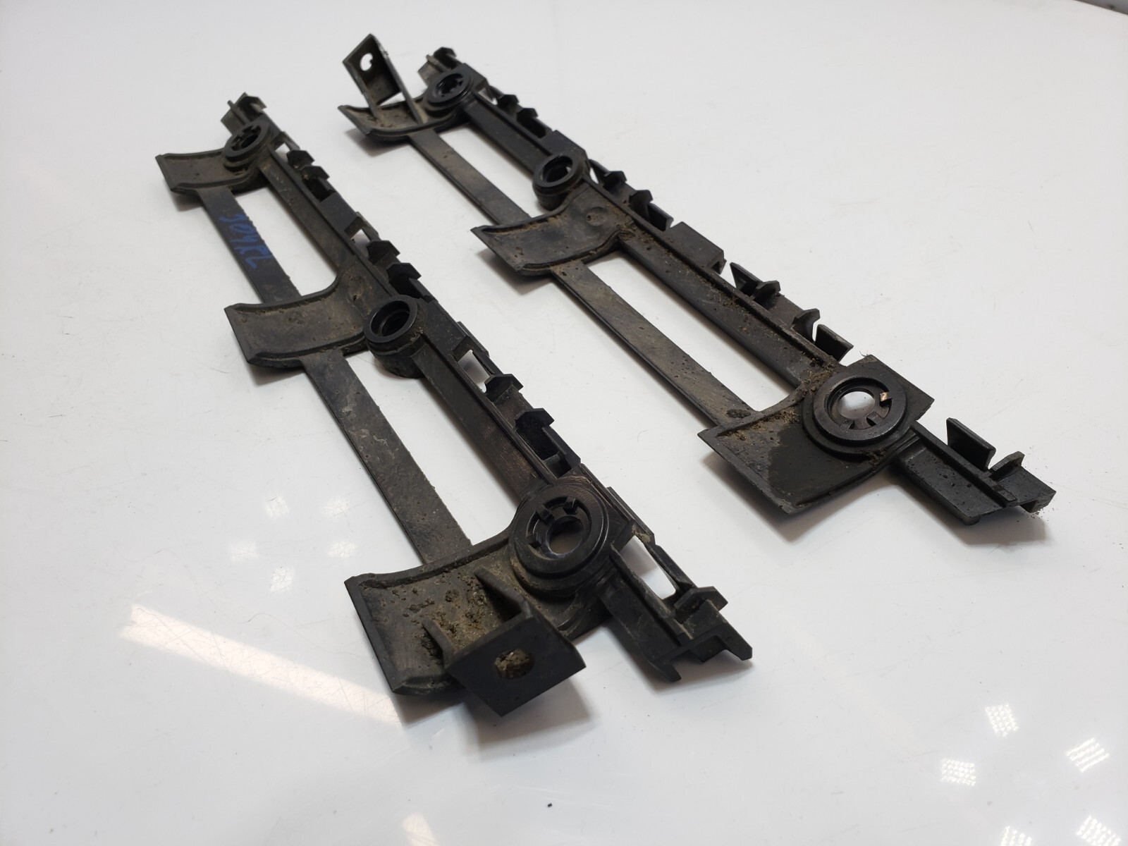 ✅ 2010-2014 OEM Rolls-Royce Ghost RR4 Rear Left Right Bumper Guide Bracket