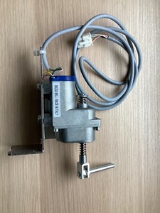 Blaupunkt Induktionskochfeld 5IX94351 Motor Klappeantrieb  Ersatzteil gebraucht