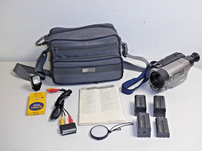 Sony CCD-TR3100E Video Hi8 Camcorder incl. BDA, 2-year warranty