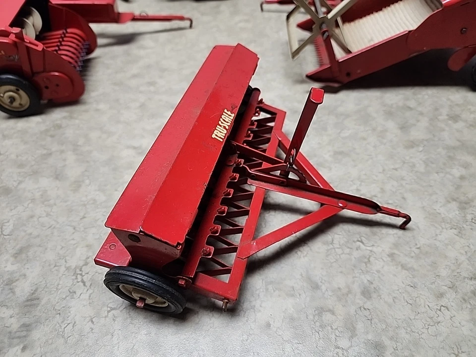 Vintage Tru-scale 1/16 Farm Toys Lot Of 7 Plow Hay Baler Combine Grain Auger - Image 2 of 4