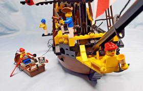 LEGO 6285 Black Seas Barracuda nearly 100% complete (just missing some coins)