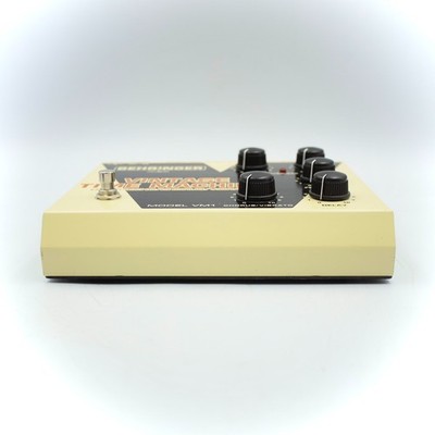 Behringer Vintage Time Machine VM1 Vibrato Guitar Effect Pedal for