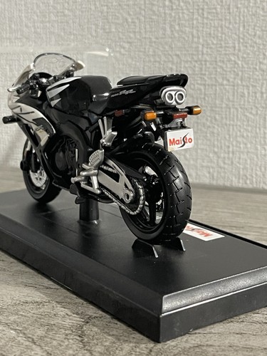 HONDA CBR 1000 RR SPORT BIKE BRAND NEW 1:18 REPLICA MAISTO MOTORCYCLE MODEL GIFT - Picture 7 of 12